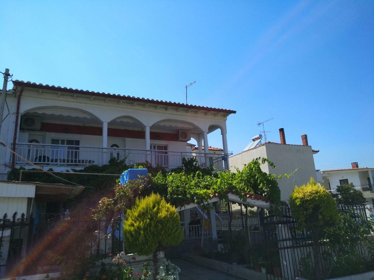Grigorios Apartments Неа-Врасна Экстерьер фото