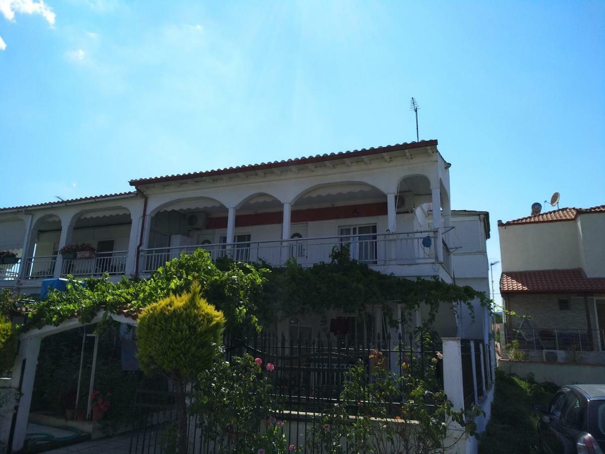 Grigorios Apartments Неа-Врасна Экстерьер фото